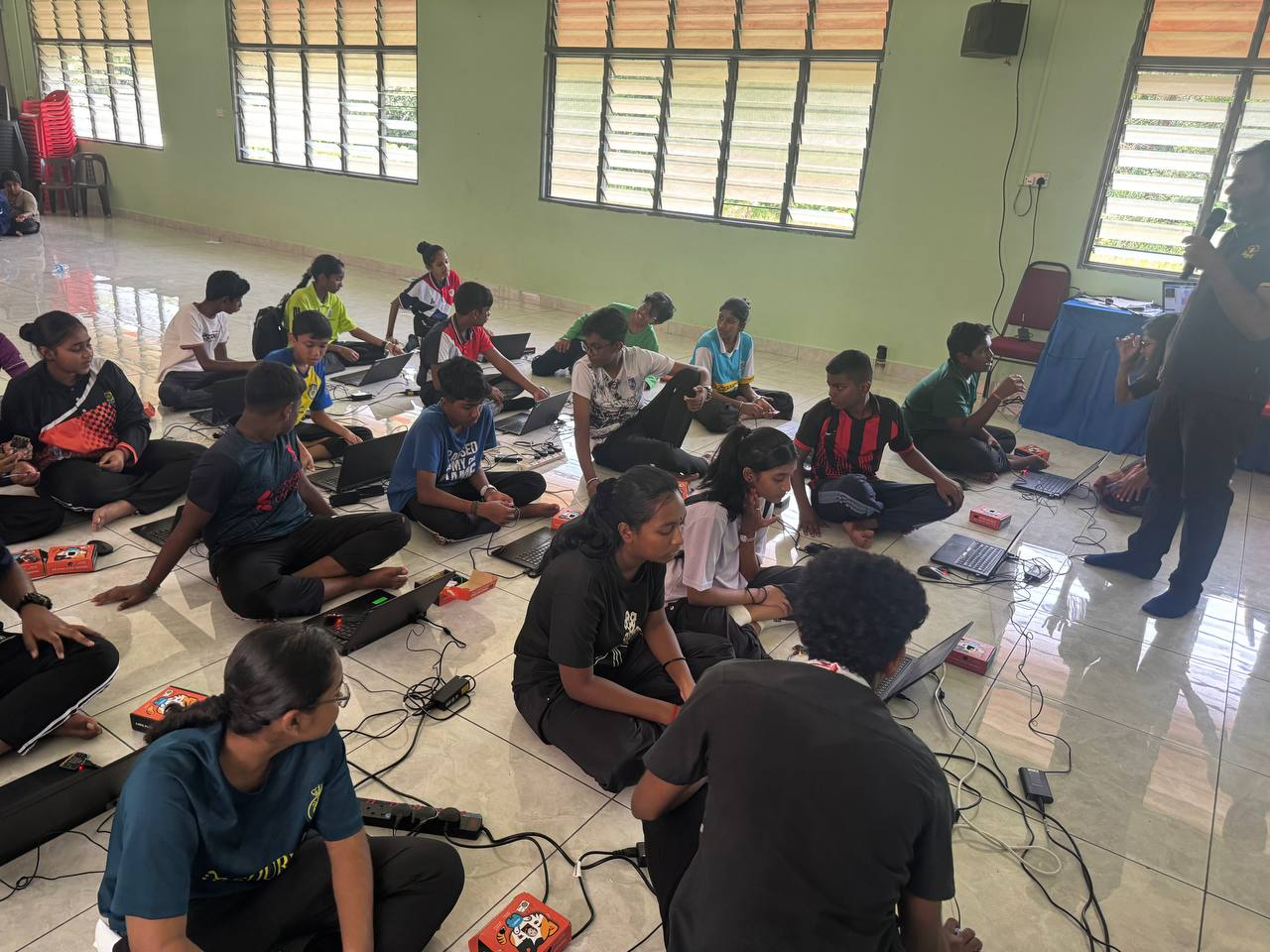 Micro:Bit workshop at SJKT Bukit Serampang