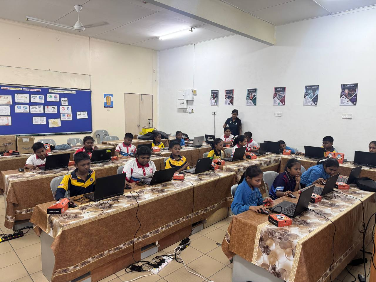STEM workshop at SJKT Lobak, Negeri Sembilan